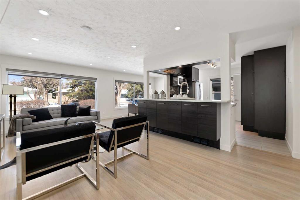 Additional image 6 of 38 Westwood Drive SW, Calgary, AB, T3C2V7