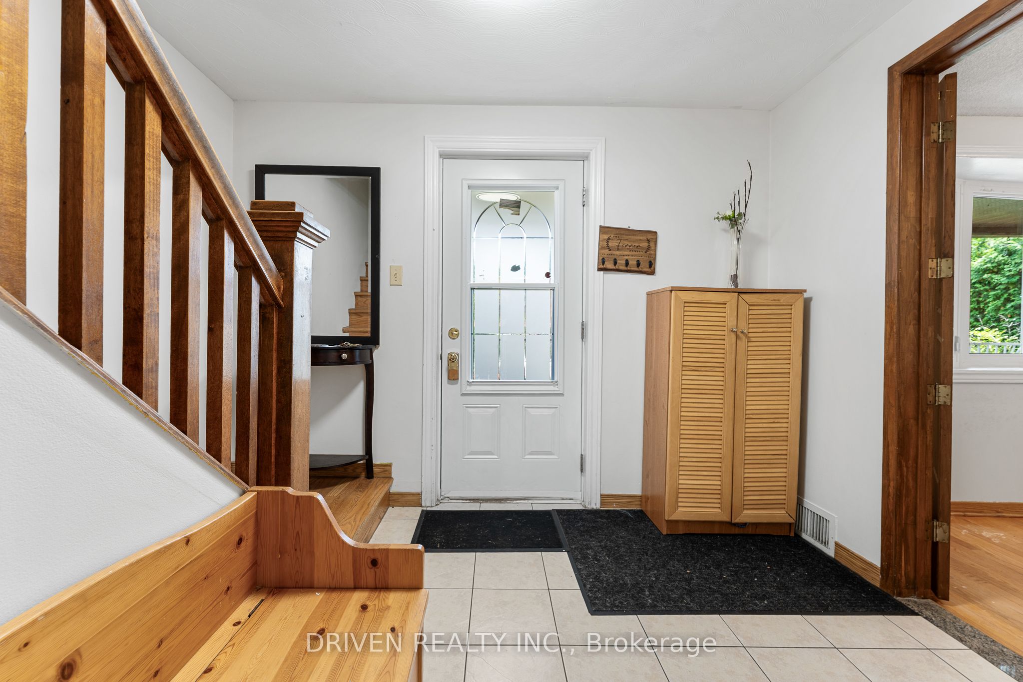 Additional image 2 of 876 Pinecrest Road, Ottawa, ON, K2B 6B2