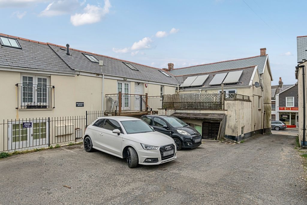 Additional image 21 of 3 bed flat for saleNewport Road, Barnstaple, Devon EX32