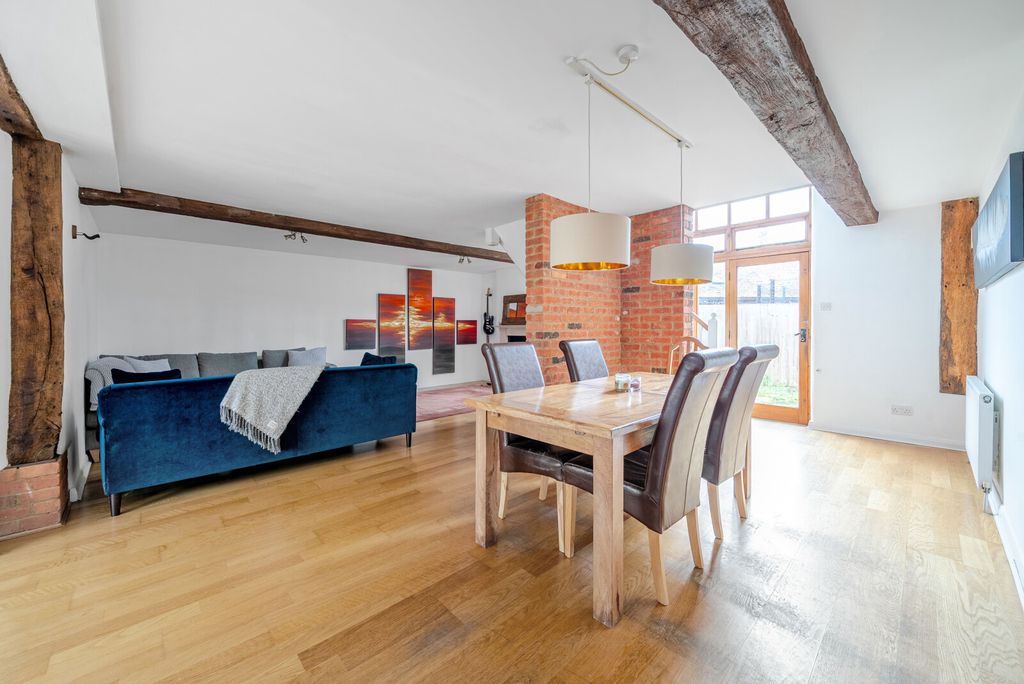 Additional image 2 of 3 bed semi-detached house for saleHatch Farm Mews, Addlestone KT15
