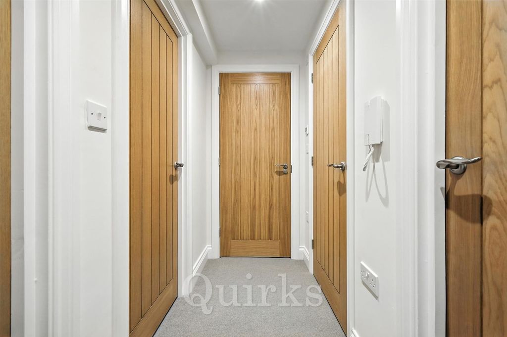 Additional image 19 of 2 bed flat for saleHigh Street, Billericay CM12