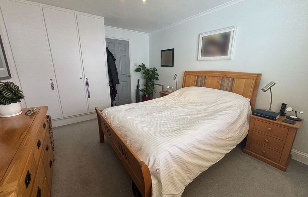 Additional image 11 of 1 bed flat for sale12 Marett Court, Havre Des Pas, St Helier JE2