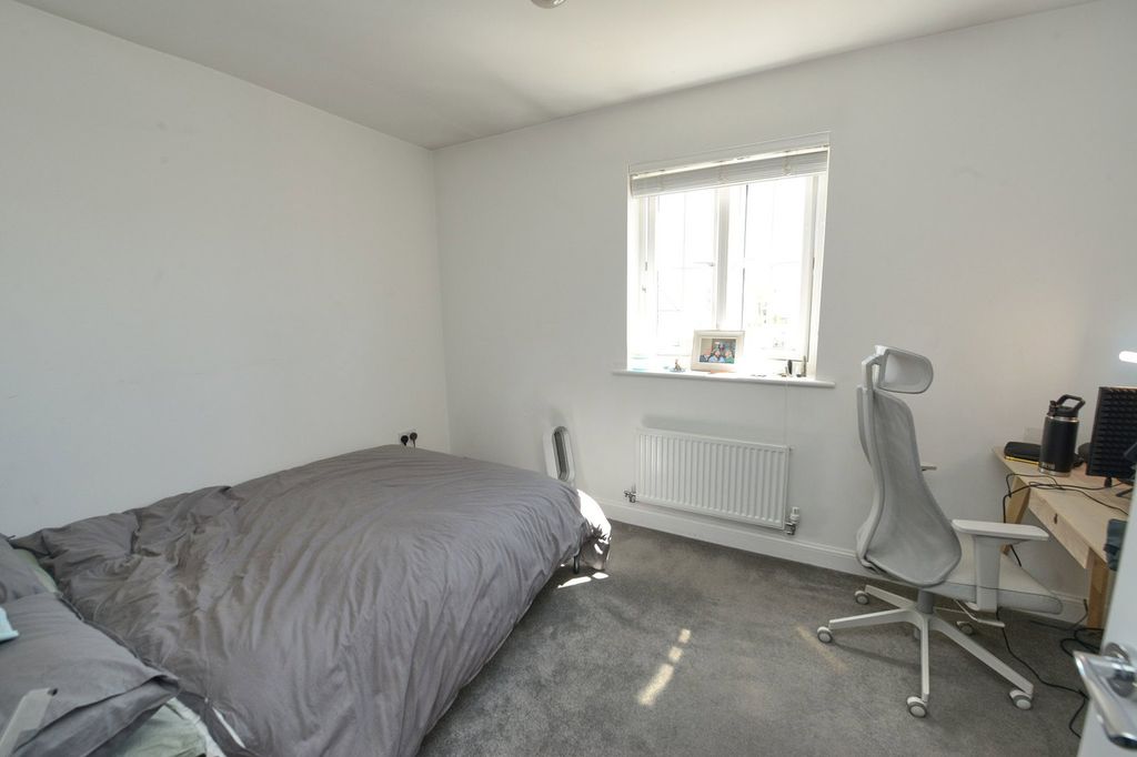 Additional image 9 of 2 bed flat for saleMasterson Close, Aldershot GU11