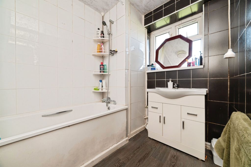 Additional image 11 of 3 bed flat for salePorter Street, Hull HU1