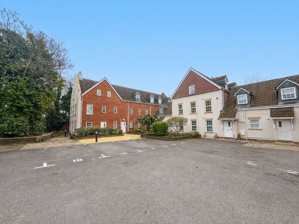 Additional image 8 of 2 bed flat for saleFriary Wall, Horsepond Lane, Friarn Street, Bridgwater, Somerset TA6