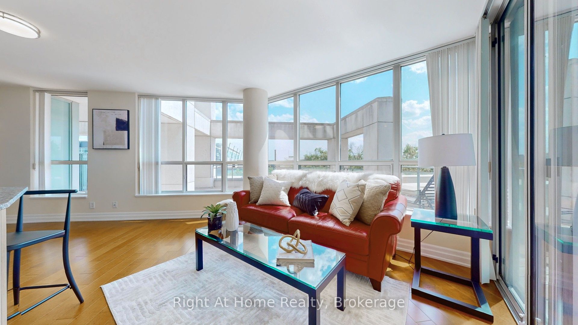 Additional image 3 of 209-228 Queens Quay W, Toronto, ON, M5J 2X1