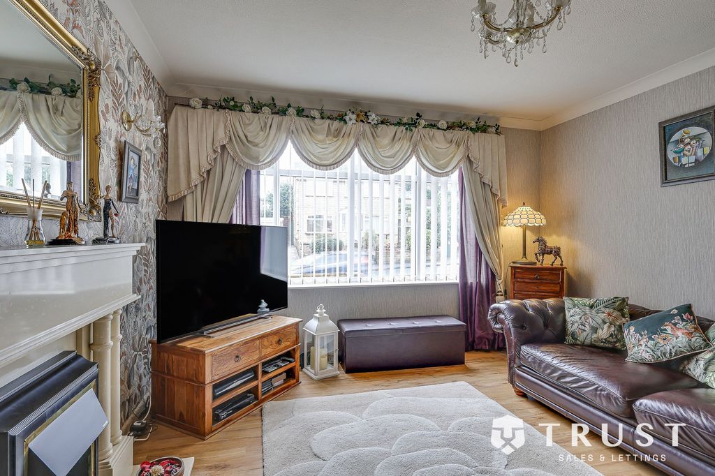 Additional image 8 of 3 bed semi-detached house for saleCarlinghow Lane, Batley WF17
