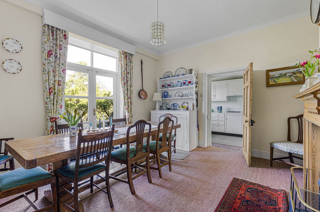 Additional image 2 of 6 bed detached house for salePark Crescent, Abingdon OX14