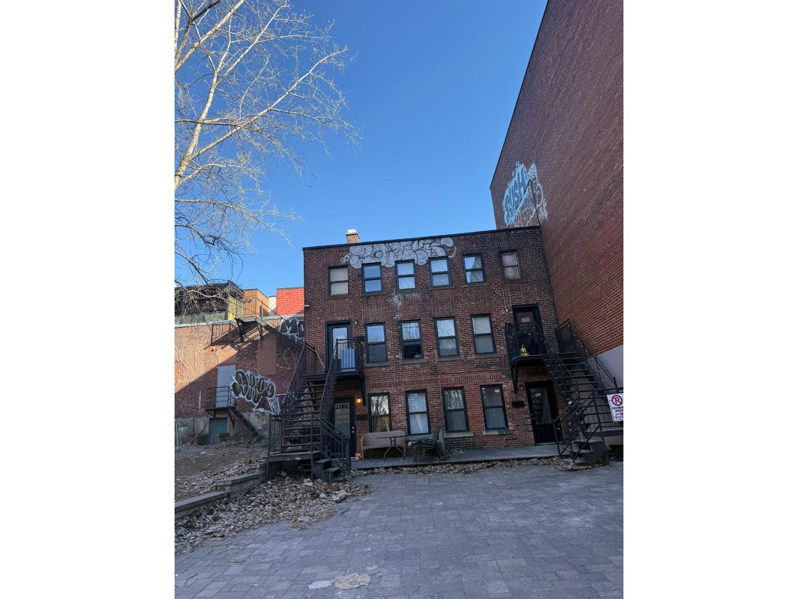 3784 Rue Workman