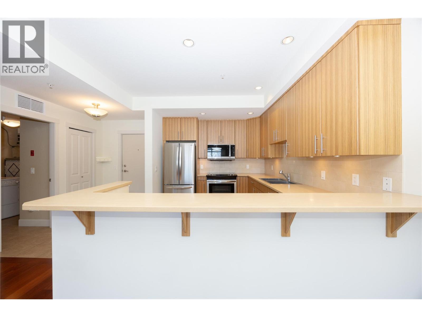 Additional image 6 of 307-457 West Avenue, Kelowna, BC, V1Y4Z3
