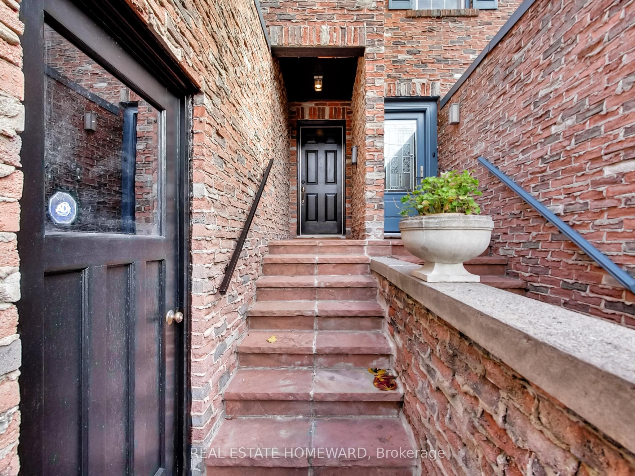 Additional image 3 of 183 Madison Avenue, Toronto, ON, M5R 2S6