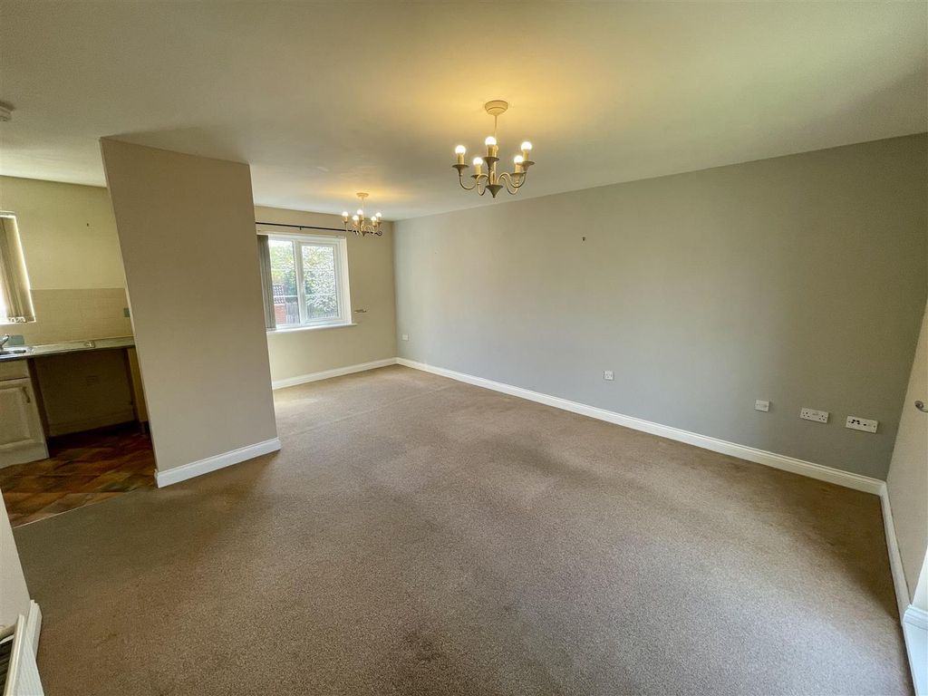 2 bed flat for saleCollingsway, West Park DL2 photo 3