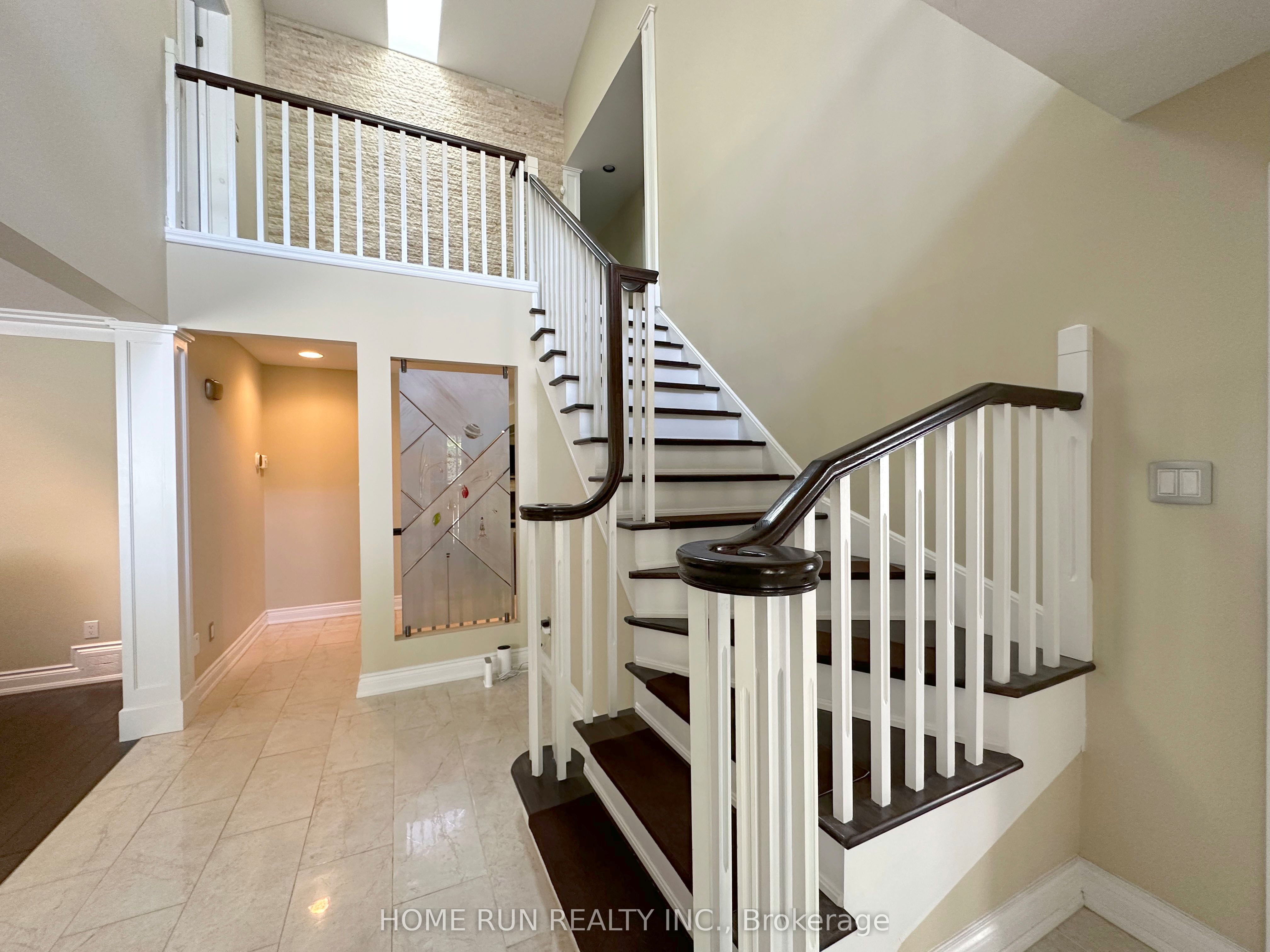 Additional image 3 of 35 Blue Heron Court, Ottawa, ON, K1L 8J7