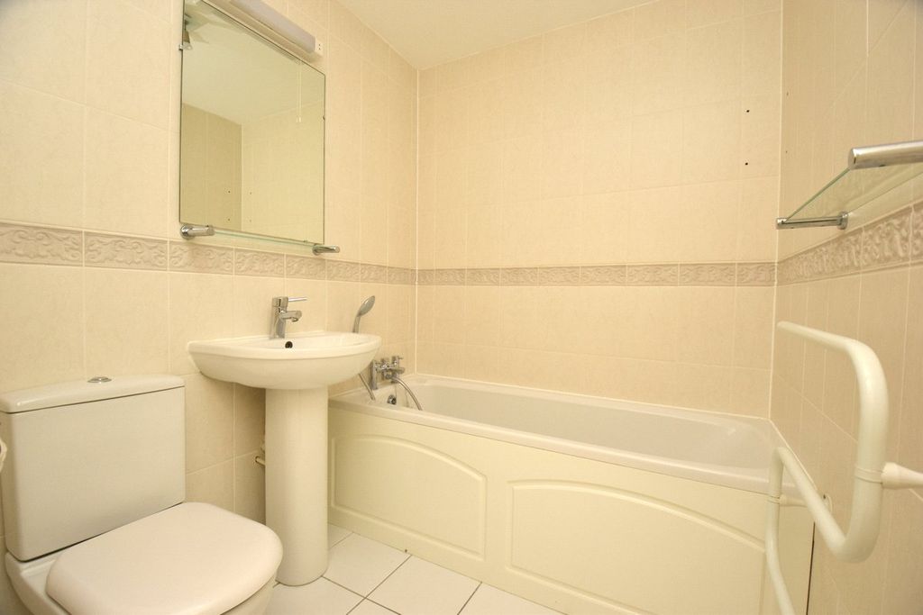 Additional image 7 of 2 bed flat for saleOld Maltings Court, Old Maltings Approach, Melton, Woodbridge IP12