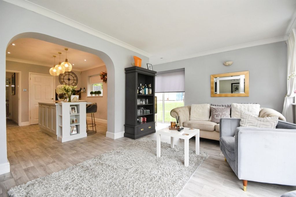 Additional image 5 of 4 bed detached house for saleNoak Hill Road, Billericay CM12