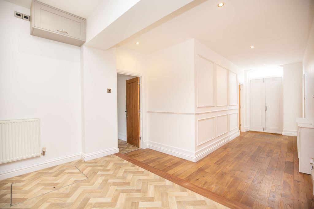 Additional image 4 of 2 bed flat for saleOrchard House, Charlotte Way, Atherstone CV9