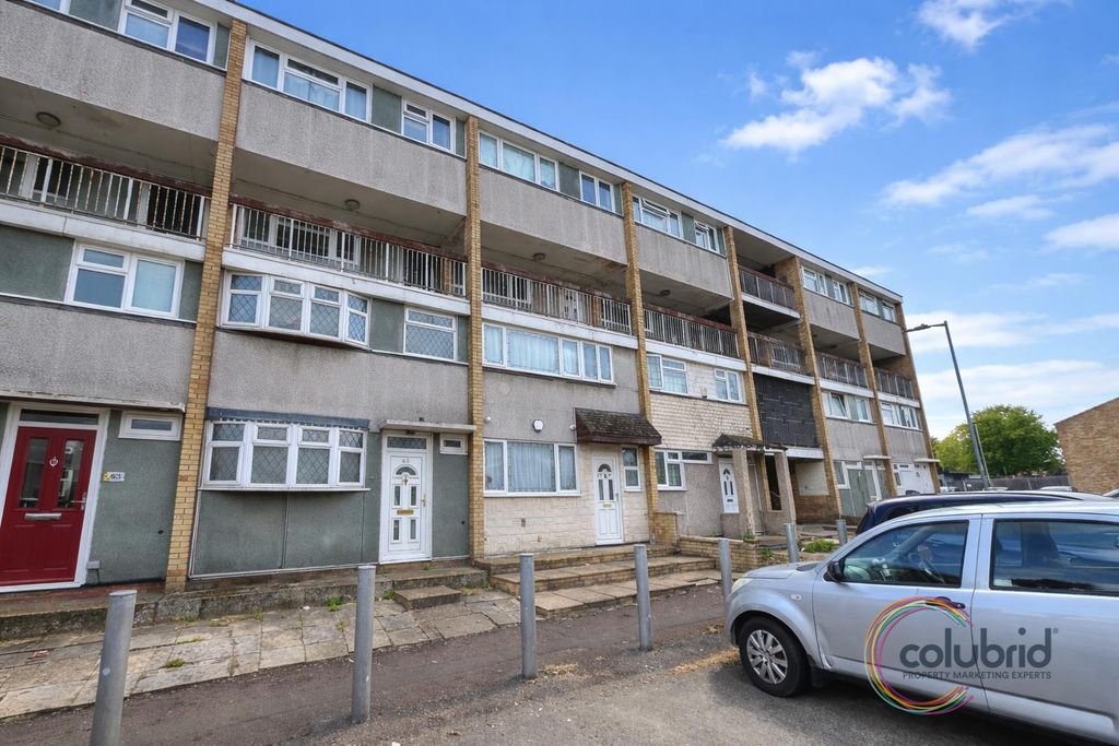 4 bed maisonette for saleSouthwark Path, Basildon SS14