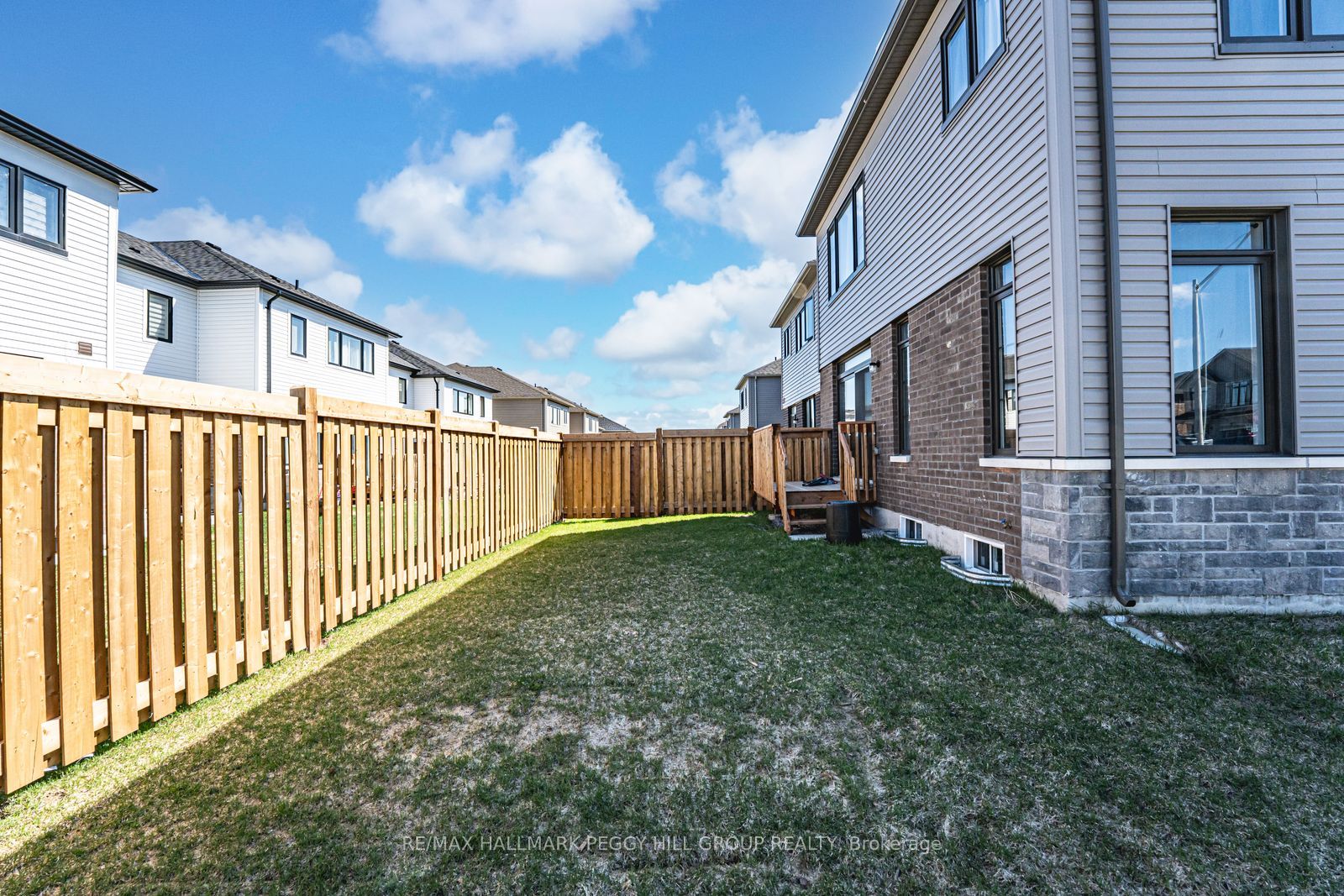 Additional image 2 of 52 Durham Avenue, Barrie, ON, L9J 0W7