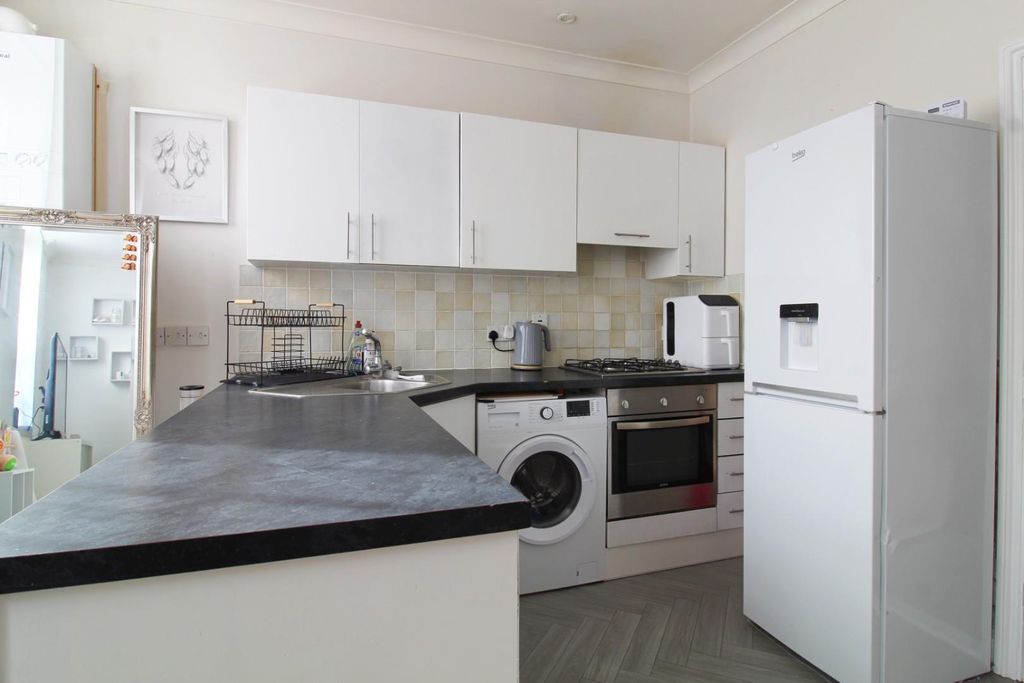 Additional image 4 of 1 bed flat for saleHigh Street, Biggleswade SG18
