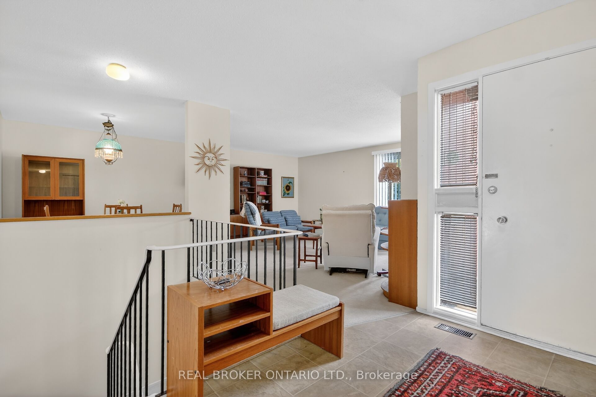 Additional image 4 of 10 Amundsen Crescent, Ottawa, ON, K2L 1A7