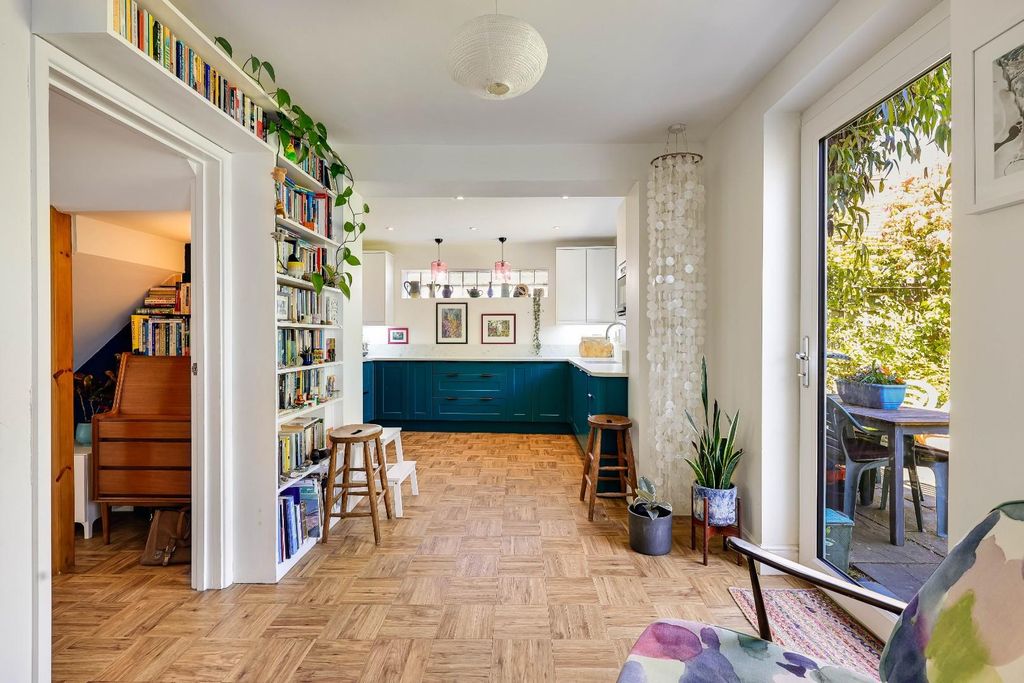 Additional image 2 of 4 bed semi-detached house for saleLents Way, Cambridge CB4