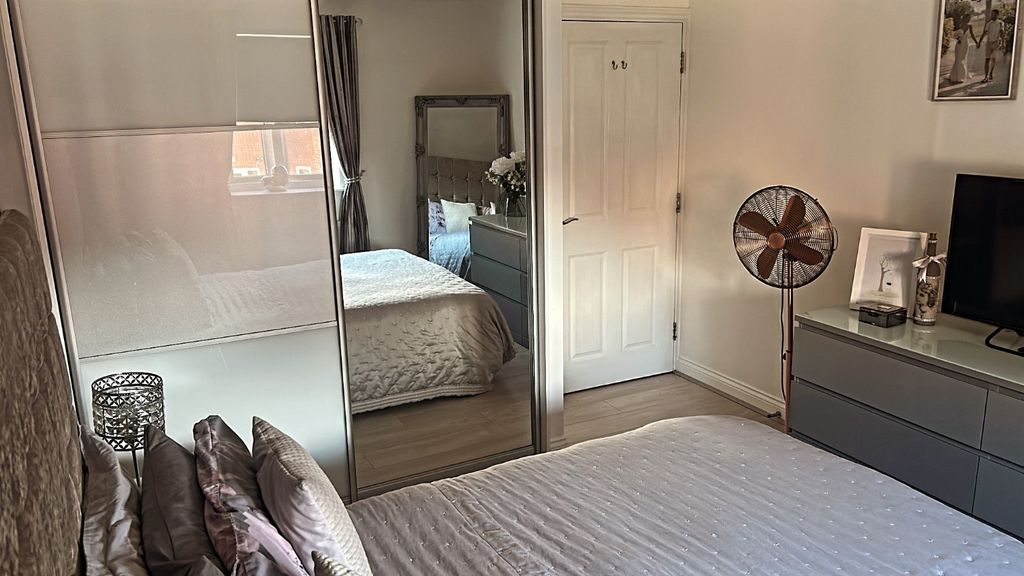 Additional image 10 of 2 bed flat for saleNuneaton Road, Bedworth, Warwickshire CV12
