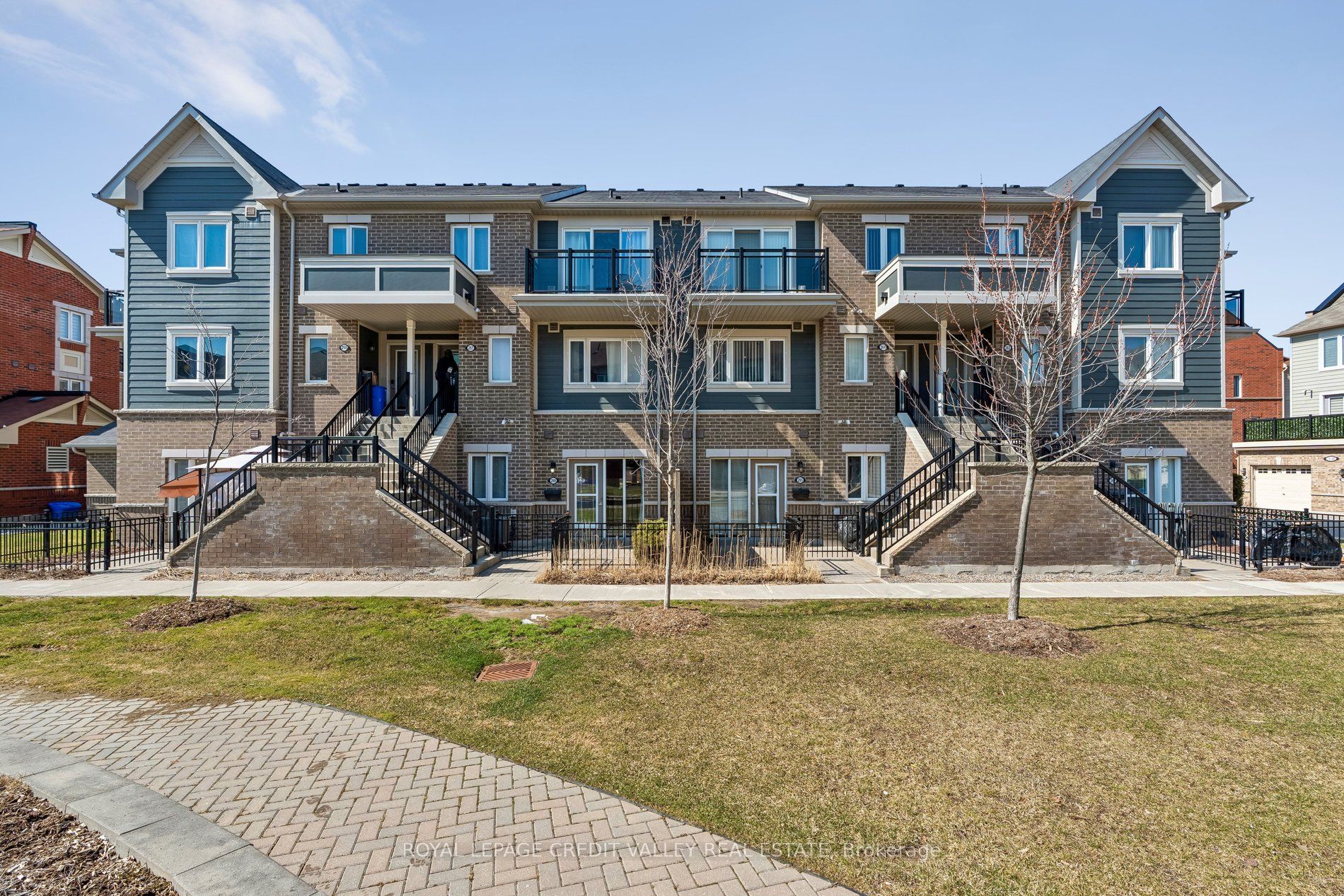 266-250 Sunny Meadow Boulevard, Brampton, ON, L6R 3Y7