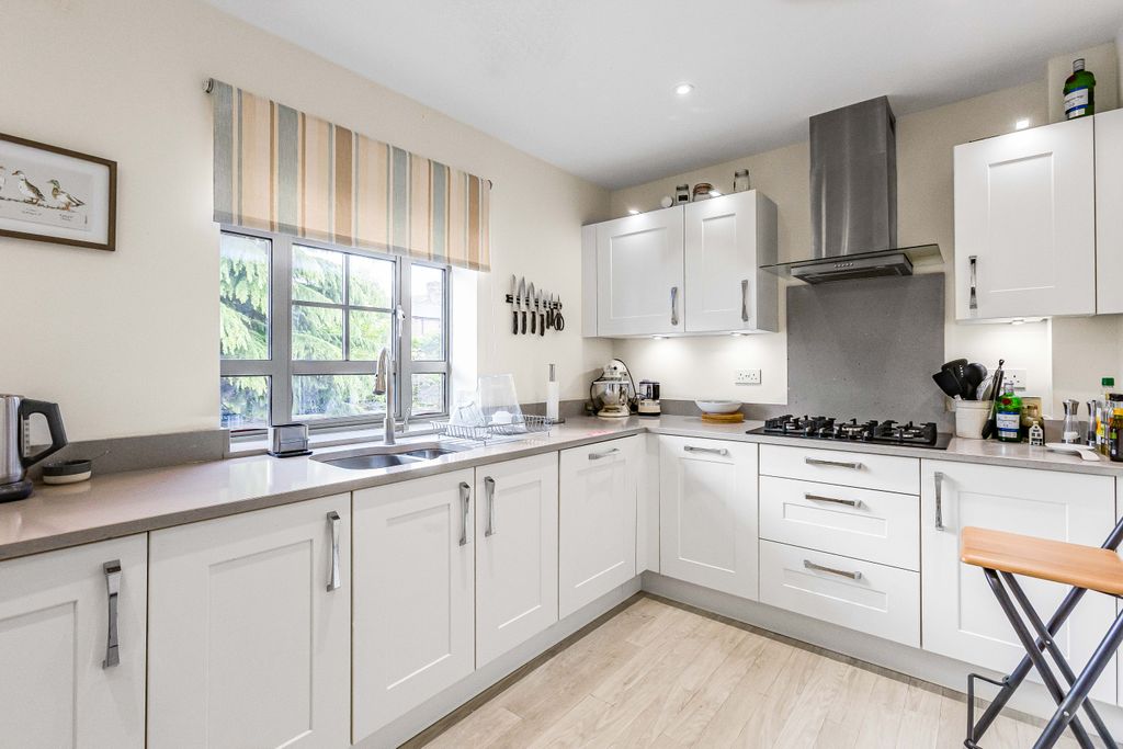 Additional image 5 of 2 bed flat for saleBirch Place, Kings Road, Berkhamsted HP4