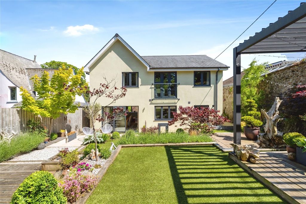 Additional image 3 of 5 bed detached house for saleSouthcott Road, Bideford, Devon EX39