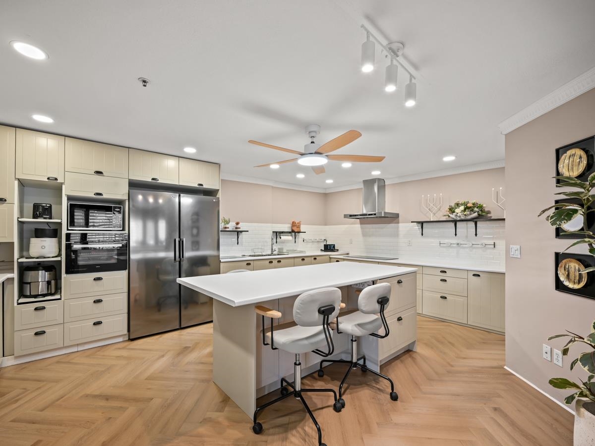 201-7600 Moffatt Road, Richmond, BC, V6Y 3V1