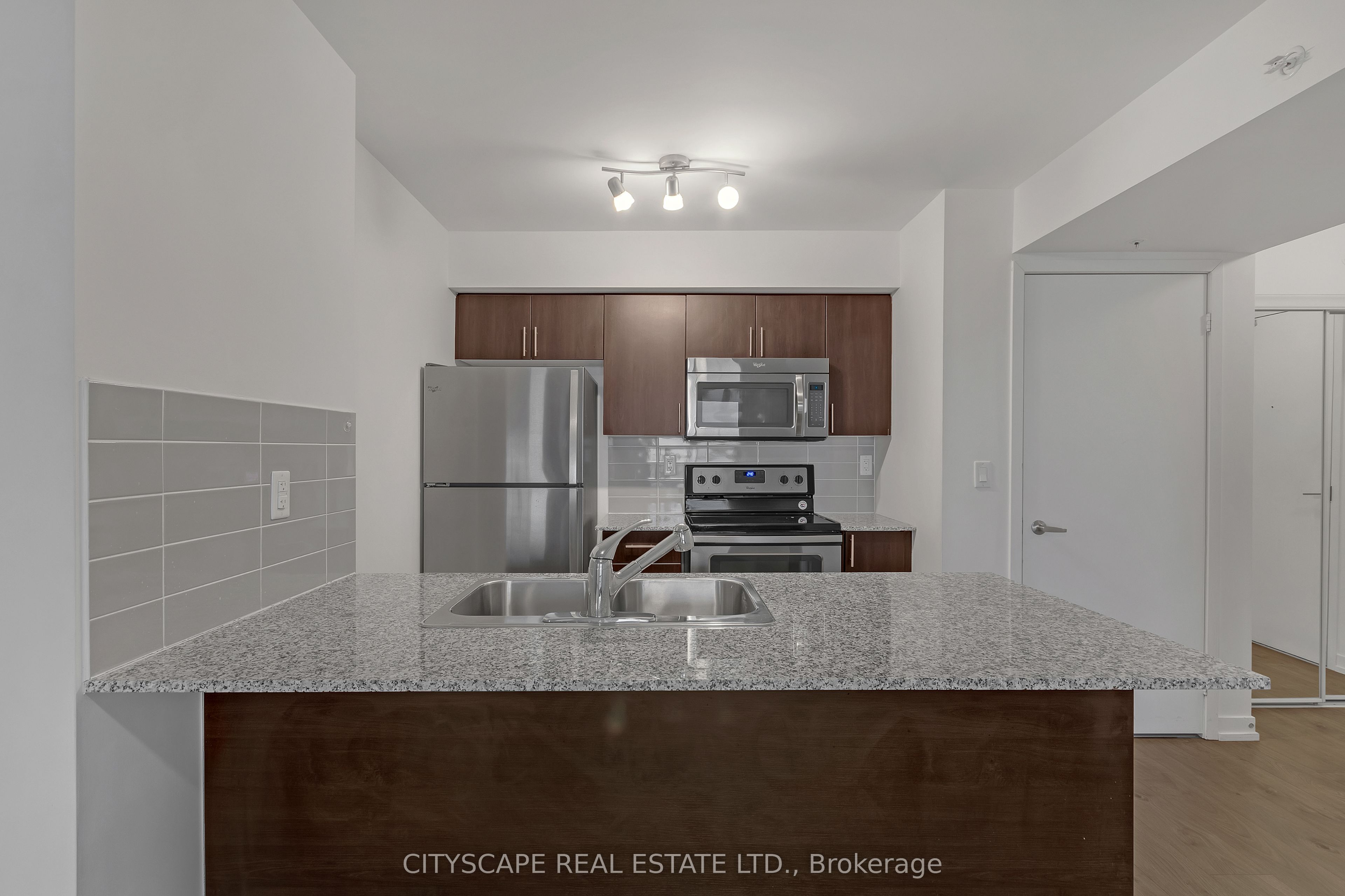 Additional image 3 of 1705-1410 Dupont Street, Toronto, ON, M6H 2B1