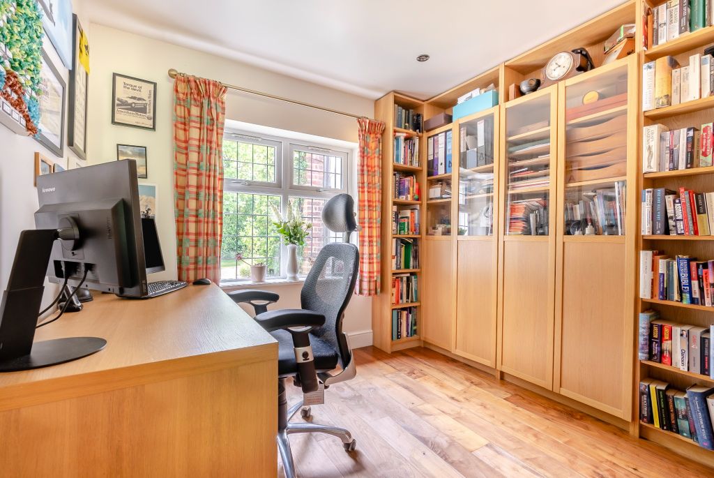 Additional image 10 of 6 bed detached house for saleBois Avenue, Chesham Bois, Amersham HP6