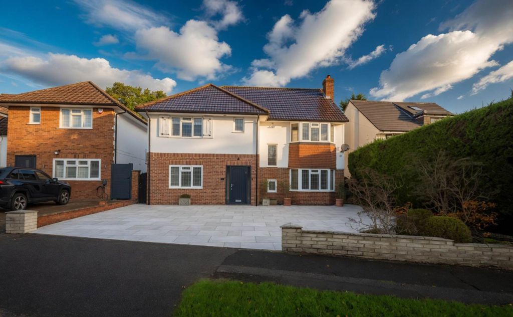 5 bed detached house for saleGrange Road, Elstree WD6