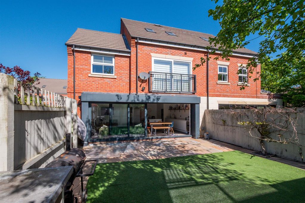 Additional image 4 of 4 bed semi-detached house for saleAlbert Place, Altrincham WA14
