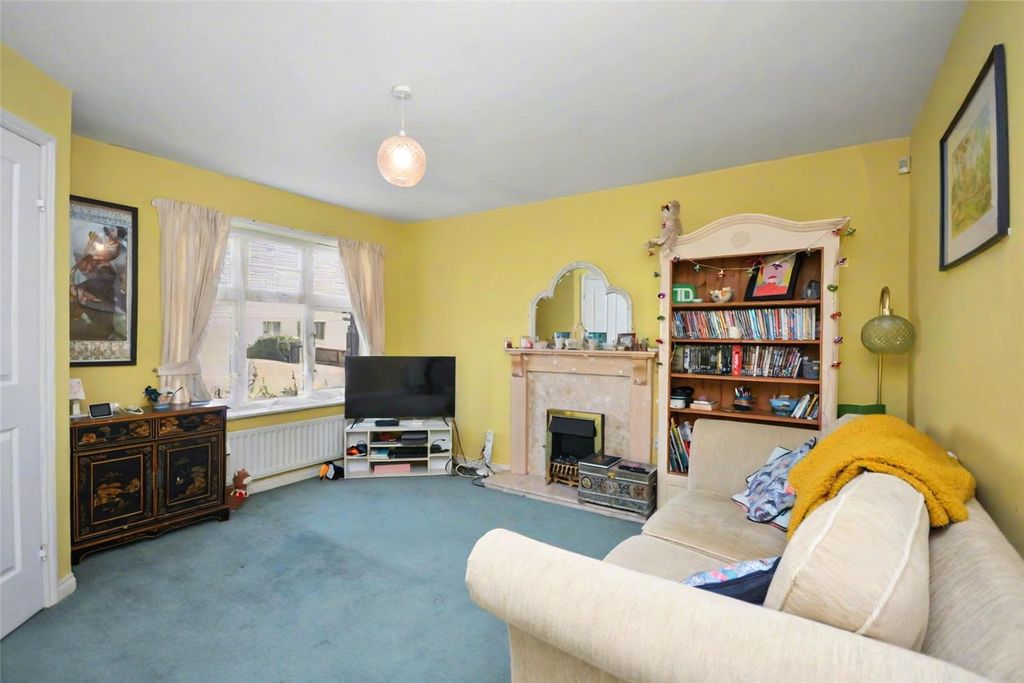 Additional image 2 of 3 bed end terrace house for saleTavistock Close, Leeds, West Yorkshire LS12