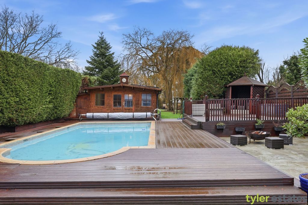 Additional image 31 of 5 bed detached house for saleNoak Hill Road, Billericay CM12