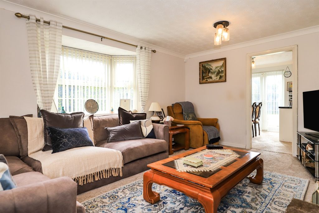 4 bed detached house for saleConstantine Way, Bilston WV14 photo 3