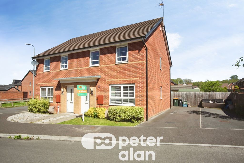 3 bed semi-detached house for saleBerkerolles Road, Rogerstone, Newport NP10