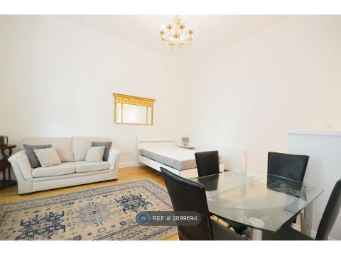 Westbourne Terrace, London W2, Studio to rent