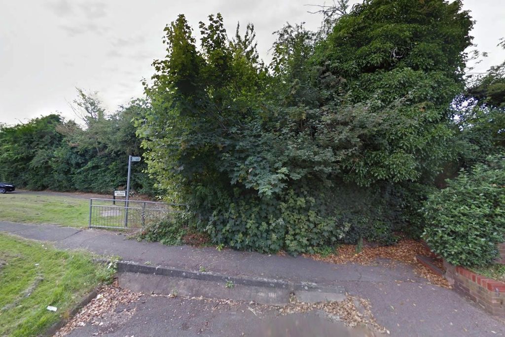 Additional image 5 of Land for saleLand At, Hill Farm Avenue, Abbots Langley, Watford WD50Dg WD5