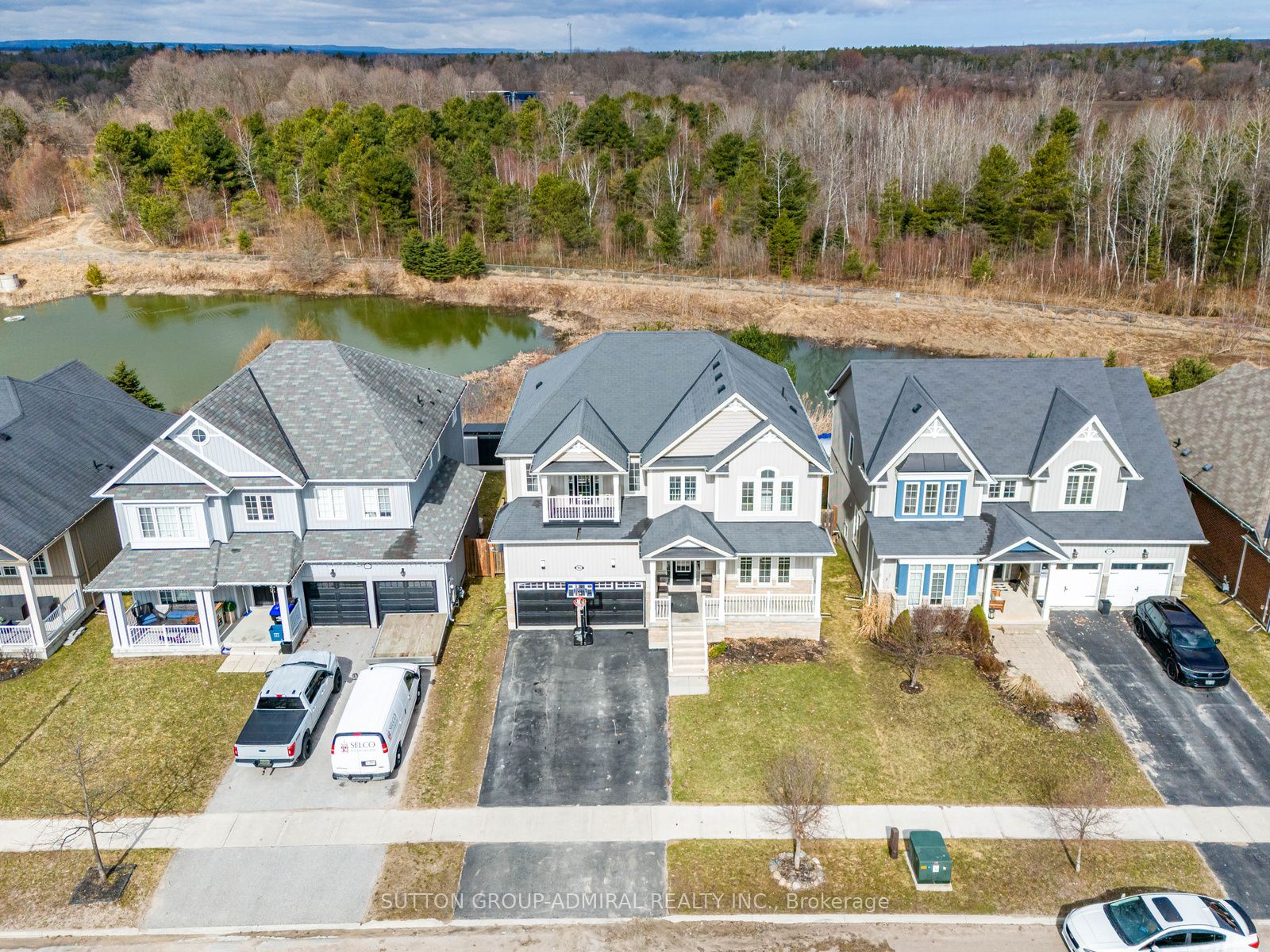 96 Mount Crescent, Essa, ON, L3W 0N2