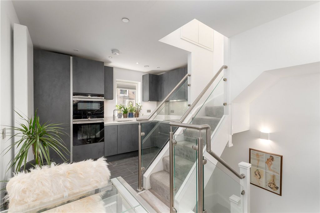 Additional image 4 of 2 bed terraced house for saleBroughton Street Lane, New Town, Edinburgh, Midlothian EH1