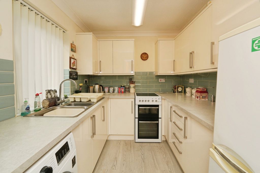 Additional image 5 of 2 bed flat for saleTanners Court, Thornbury BS35