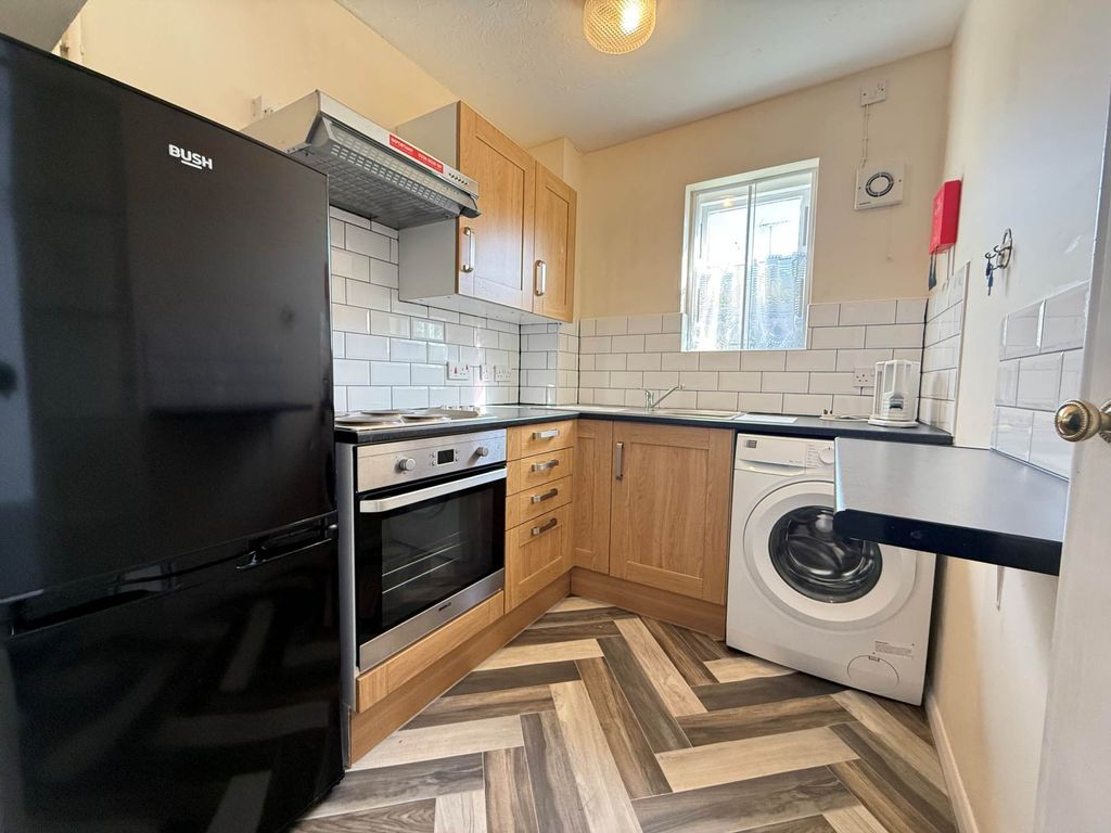 Additional image 4 of 1 bed property for saleHalifield Drive, Belvedere DA17