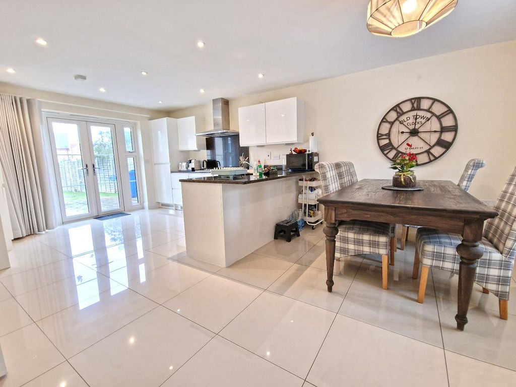 Additional image 2 of 5 bed detached house for saleWhitelands Way, Bicester OX26