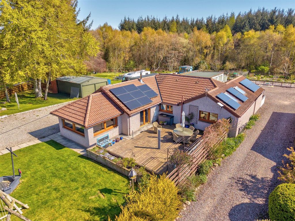 4 bed detached bungalow for saleRedroofs, Balgavies, Forfar DD8