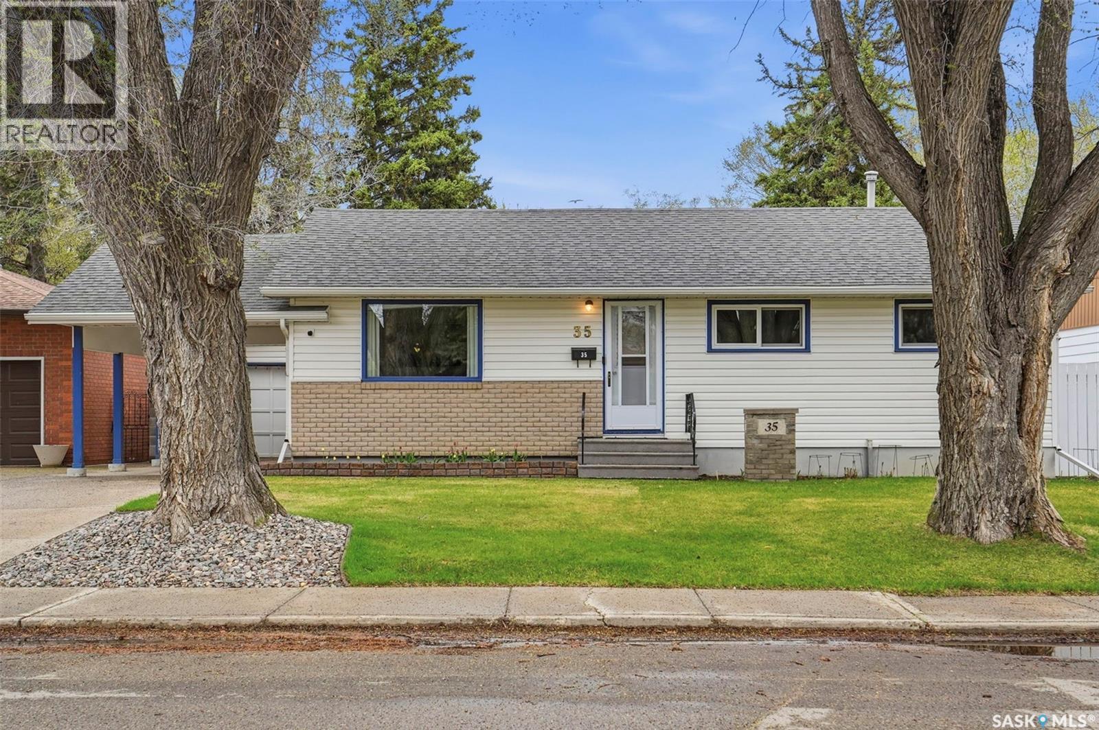 35 Harrison CRESCENT