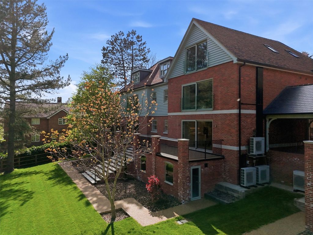 Additional image 7 of 2 bed flat for saleForest Heights, High Lane, Stansted, Essex CM24