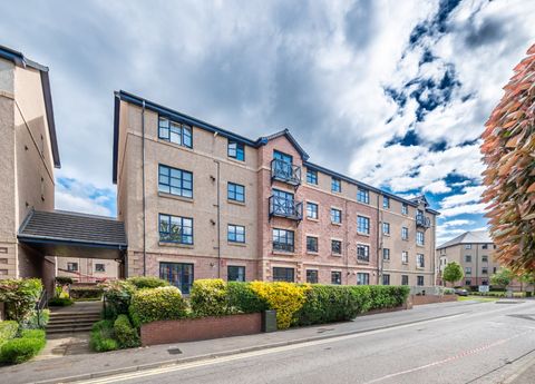 2/9 Russell Gardens, Edinburgh EH12