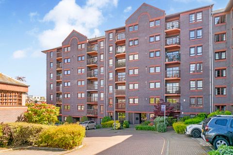 35/11 Orchard Brae Avenue, Orchard Brae, Edinburgh EH4